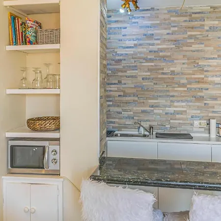 Appartement Awesome Apartment In Torremolinos With Outdoor Swimming Pool And Wifi